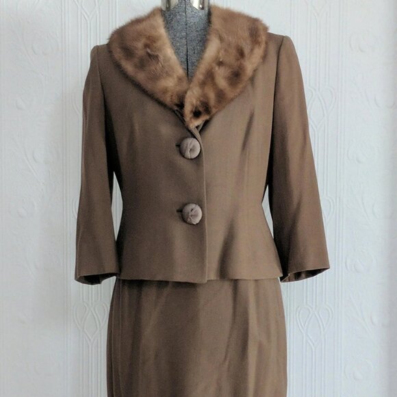 Late 50's early 60's brown suit with mink collar small/medium - Picture 1 of 4